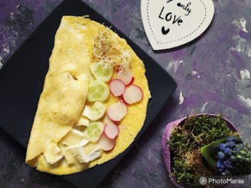 Wiosenny omlet z serem Brie